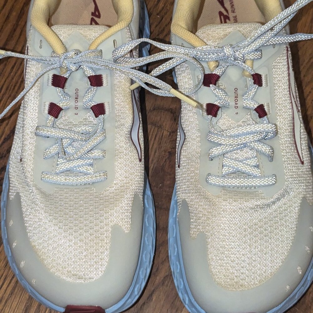 New, Altra Women's Trail Running shoes 8.5 W